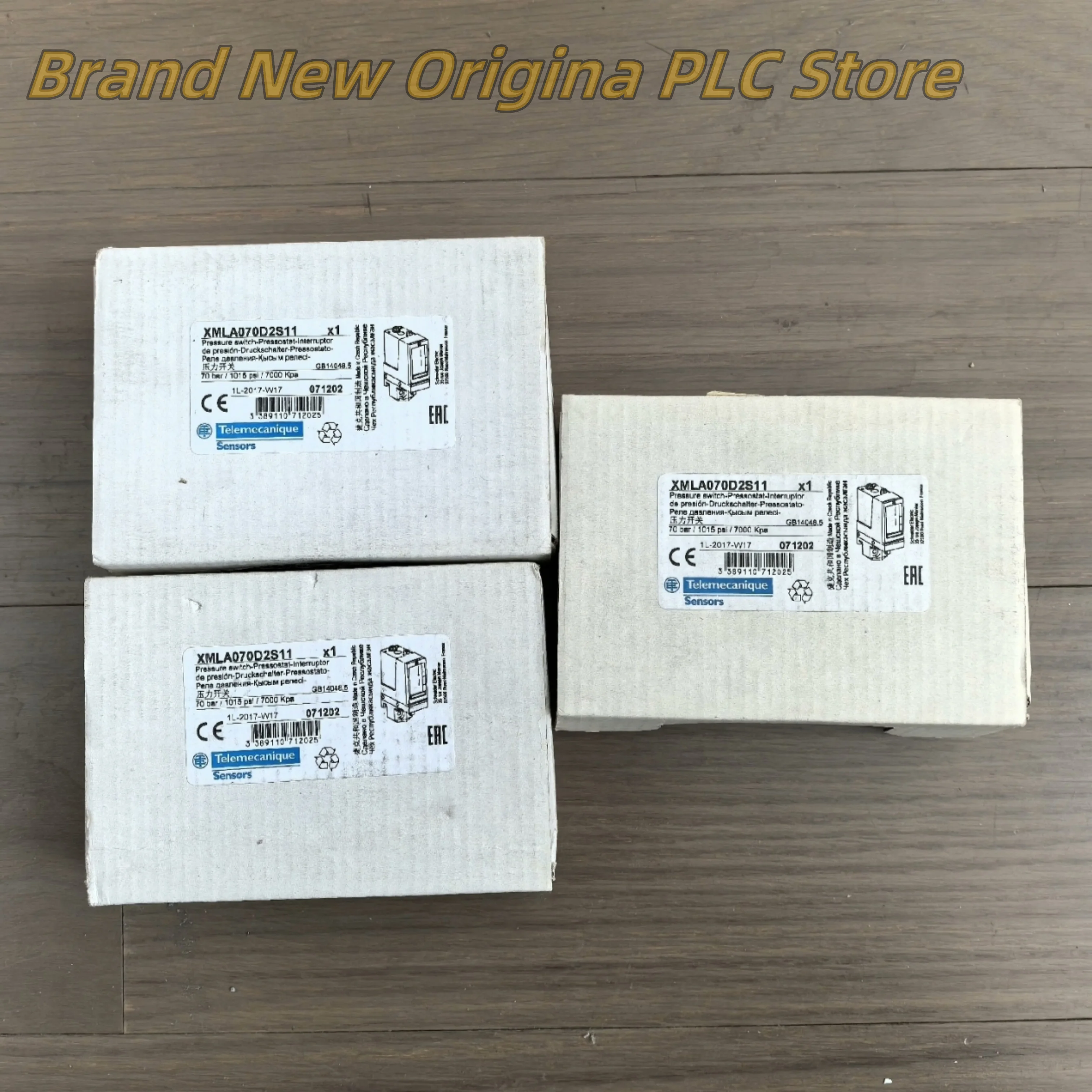 Brand  XMLA070D2C11 Pressure switch  new  XMLA070D2S11 5-70 bar