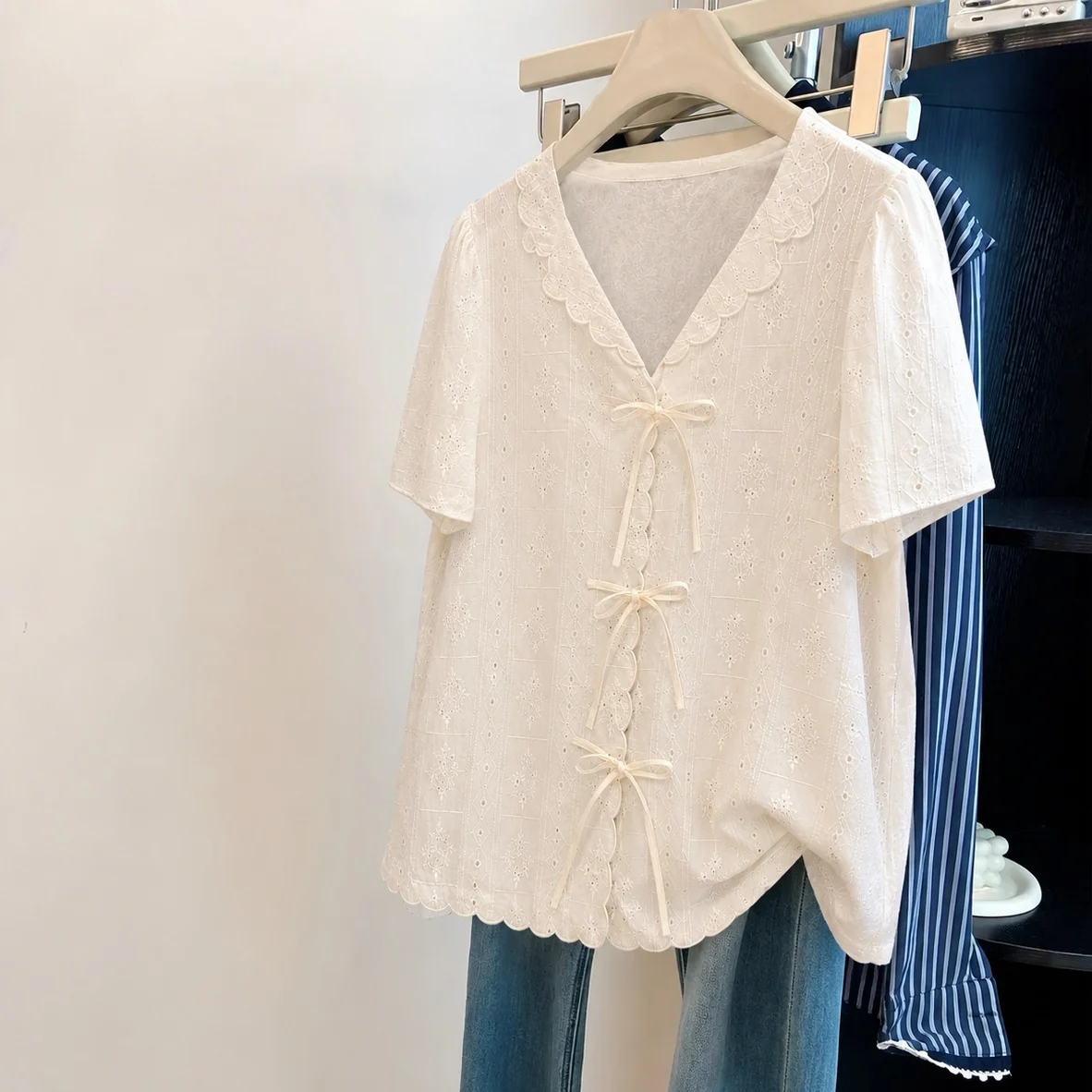 

Korean Style Heavy Embroidery Shirt Loose Fit V-Neck Knot Men's Summer Fashion Casual Slimming Top
