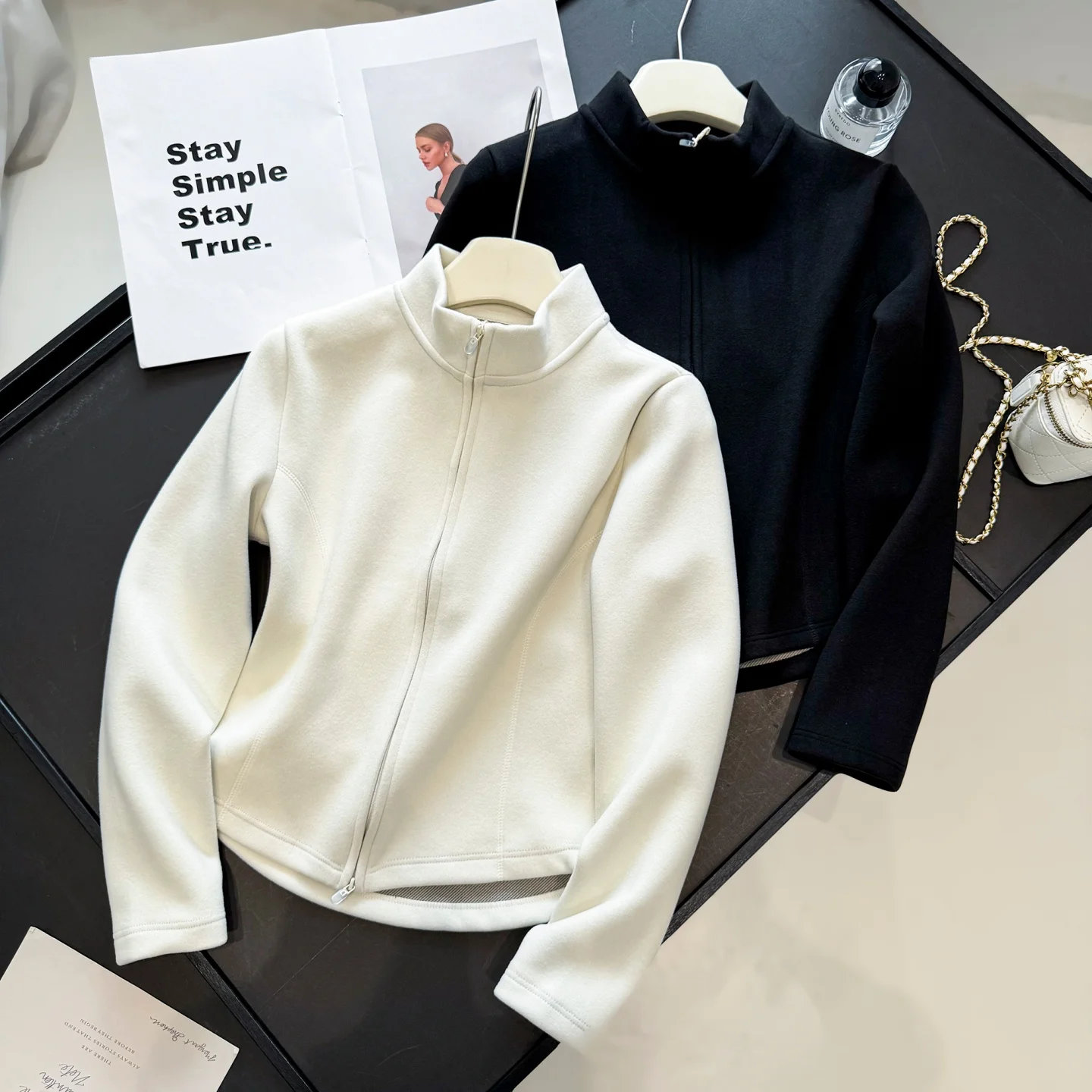Women's Graphene Heating Slim Fit Double-Sided Fleece Jacket Outdoor Windproof Casual Style Long Sleeve Zipper Closure Coat