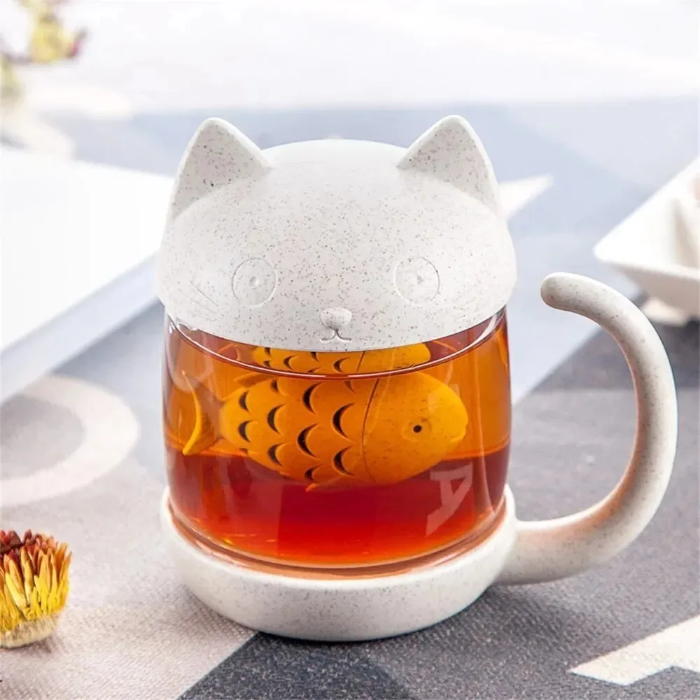 **Elegant and Graceful Cat Lover's Glass Mug for a Luxurious Tea Experience. Elevate Your Tea Time with this Chic and Stylish Fe