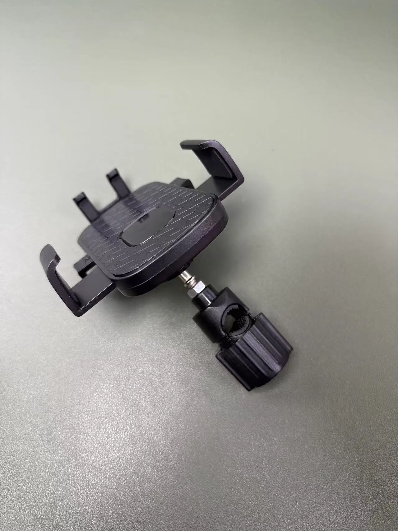 

360 ° Поворотный держатель для телефона и планшета на мотоцикл, надежное крепление без инструментов для стабильной навигации и связи