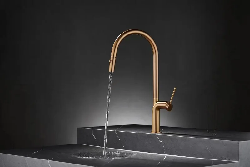 Modern Brass Kitchen Sink Faucet Hot Cold water Kitchen Tap Brushed Rose gold Pull Out Kitchen Faucet 2 modes Sprayer 1 Holes