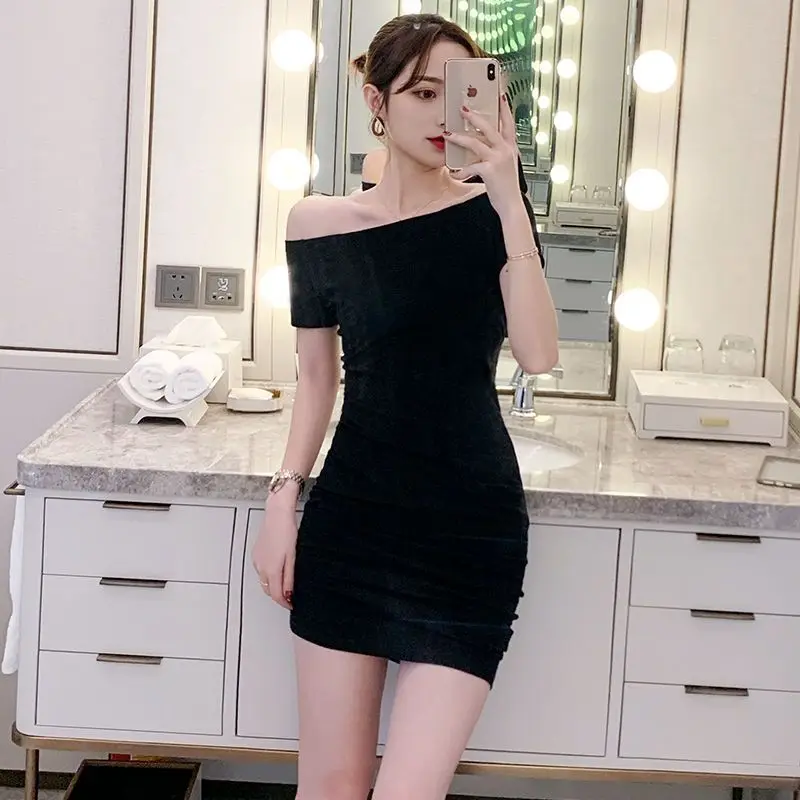 

Женское летнее платье Slim Fit с одним открытым плечом и коротким рукавом в корейском стиле, сексуальное, корректирующее фигуру, базовое платье-футляр