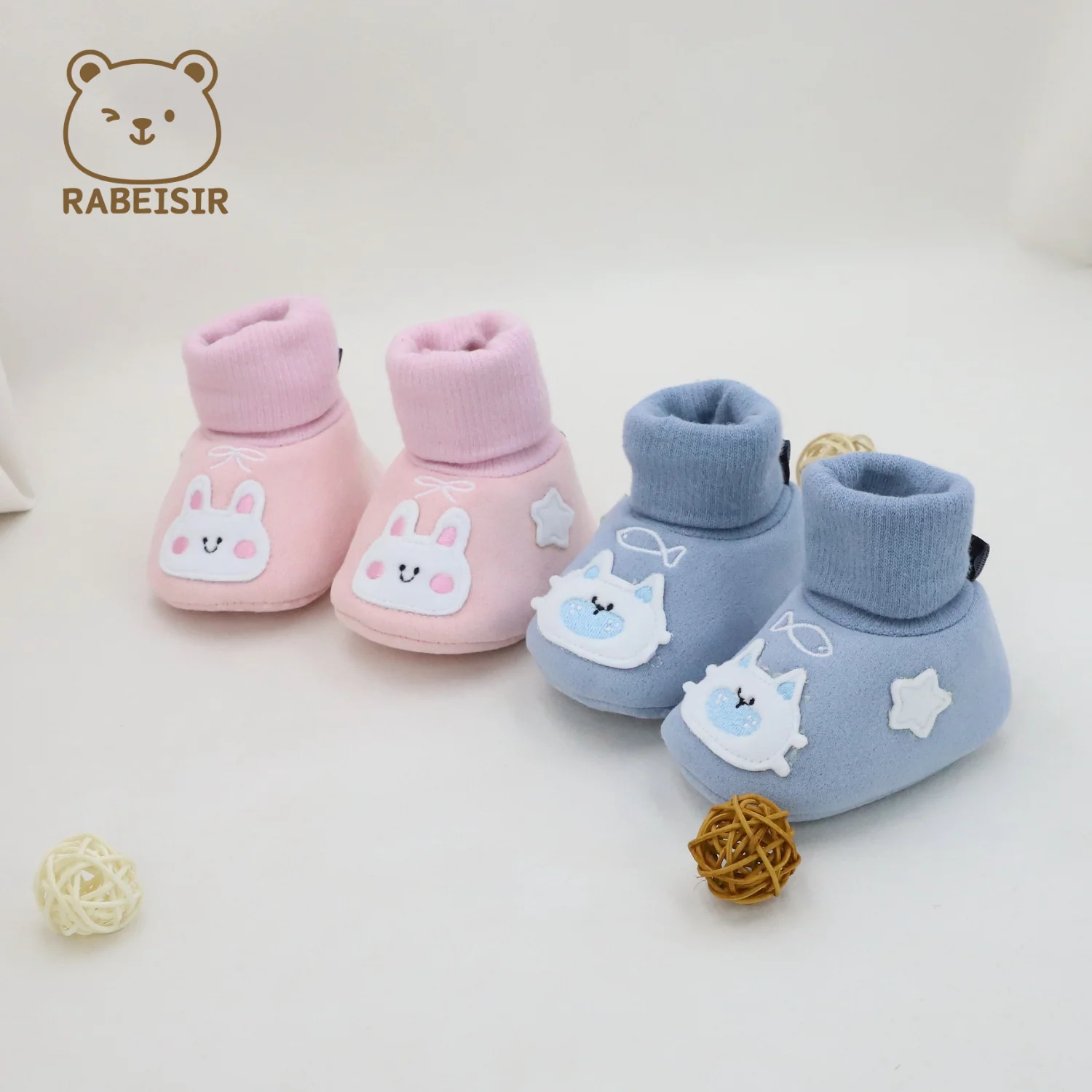 

Autumn and Winter Baby Floor Socks Shoes for 0-1 and a Half Year Old Babies, Walking Shoes That Are Warm and Comfortable, 0-6-12-18 Months