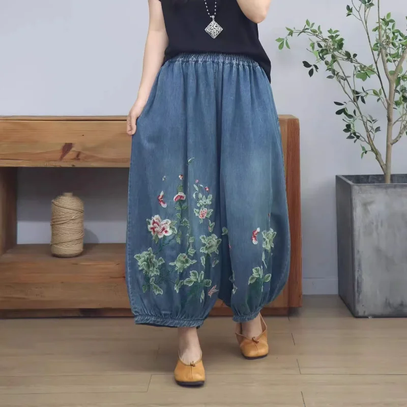 

Женские синие джинсовые шаровары с вышивкой, свободные повседневные укороченные брюки с эластичной резинкой на талии