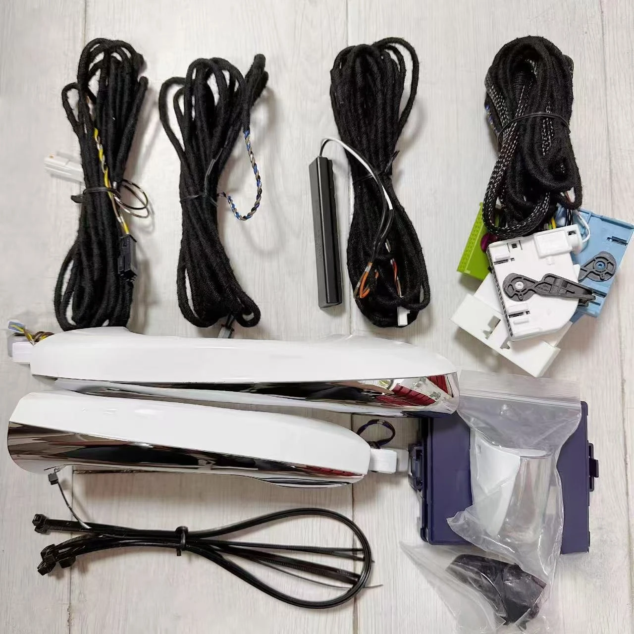 

Comfort Entry Car Alarm System Fit For Benz E C S GLC Keyless Go Module,Car Door Touch Switch lock Kit ,With 2 Induction handle