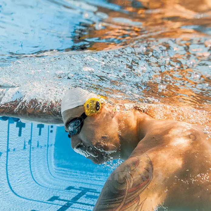 Entraîneur de rythme professionnel |   Dispositif étanche pour la natation, la course et le cyclisme, pour l'entraînement de la cadence en libre style