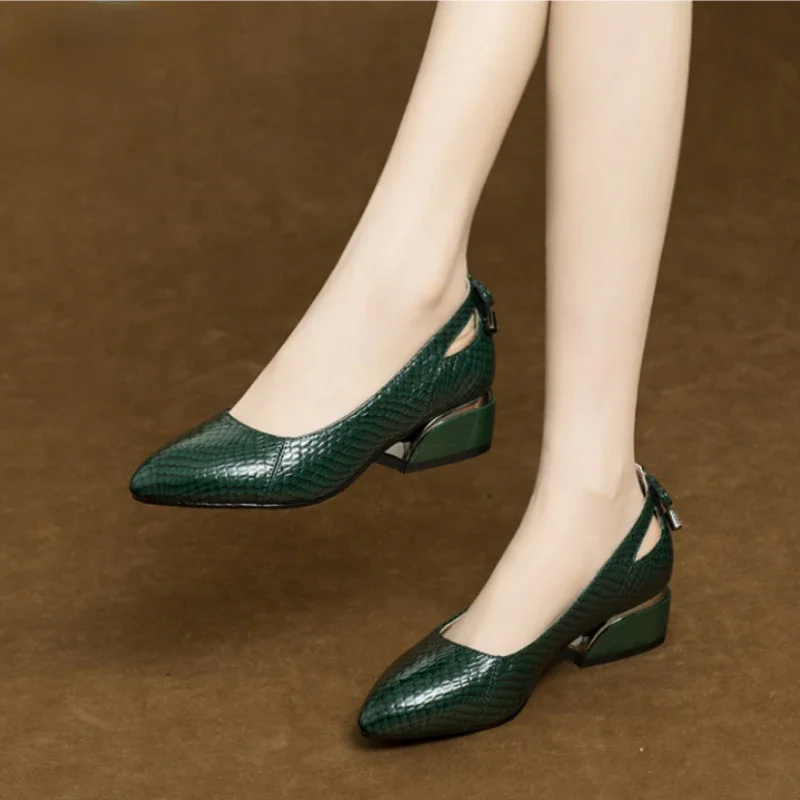 2024 New Soft Leather Shallow Mouth Single Shoes Women\'s Thick Heel Pointed Bow Low Heel Women\'s Shoes Versatile Scoop Shoes