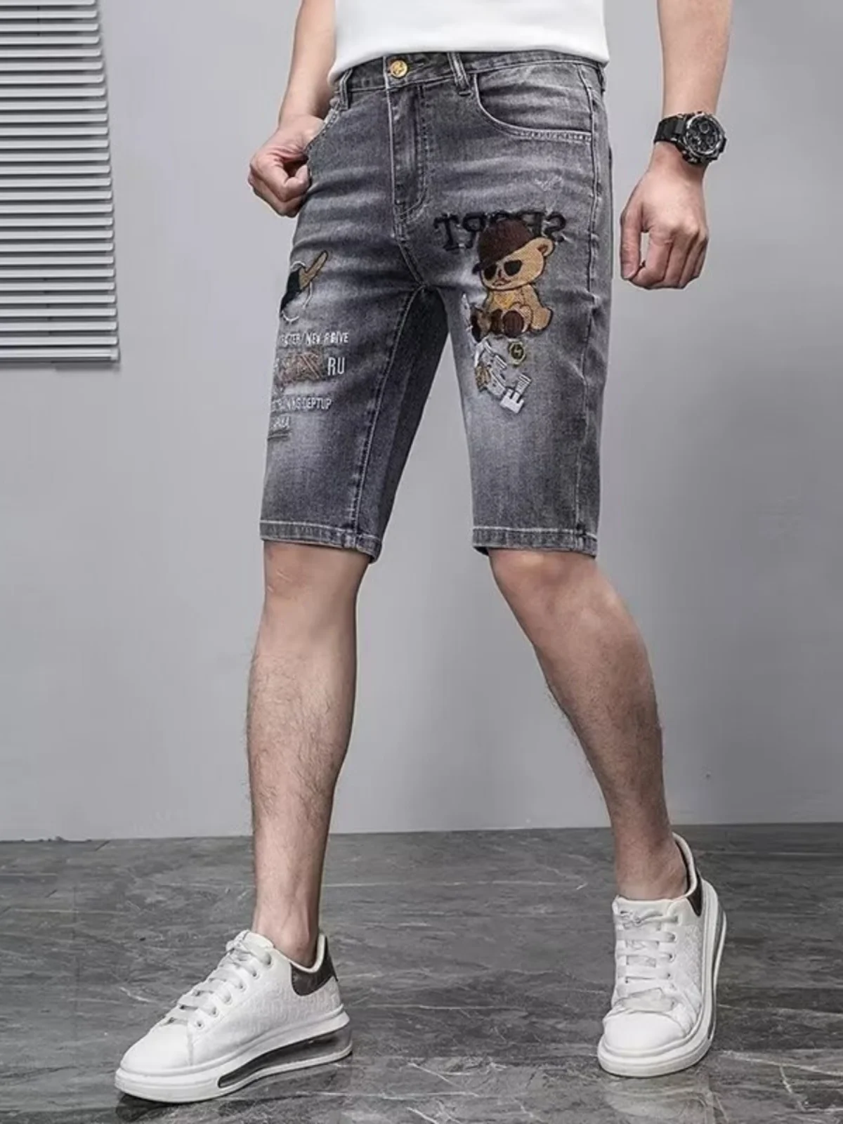 

Летние мужские модные джинсовые шорты с вышивкой в виде цветов, универсальный узор, трендовые эластичные бриджи средней длины