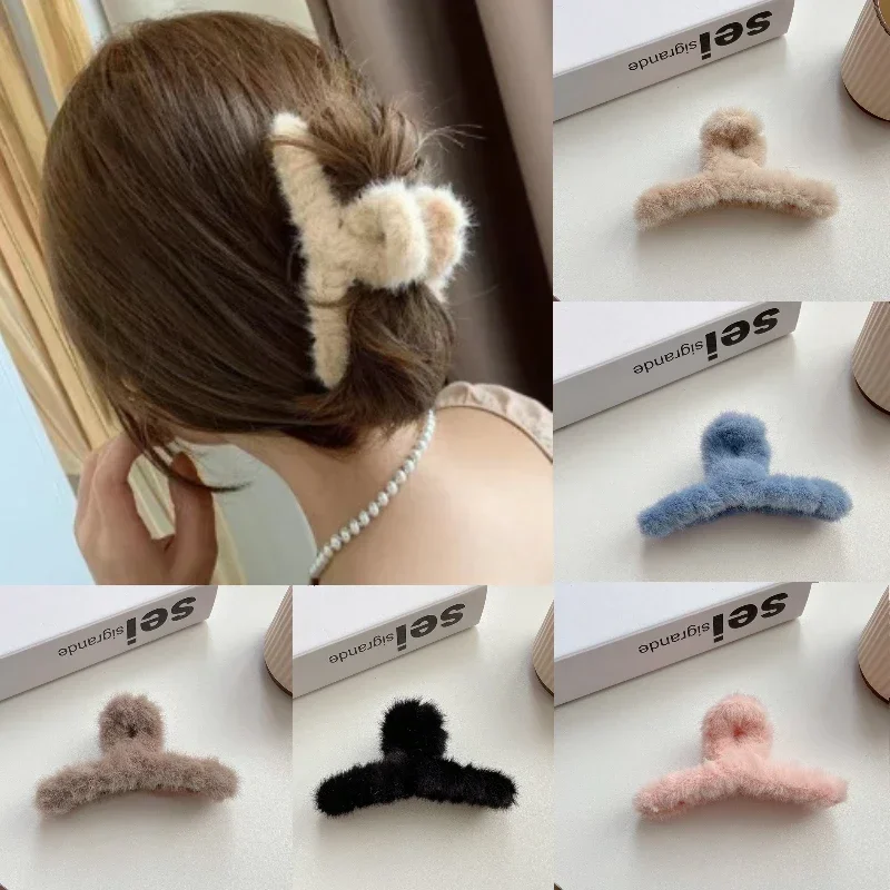 Winter Plush Hair Claw Elegant Acrylic Hairpins Faux Fur Hair Clip Barrette Crab Headwear for Women Girls Hair Accessories