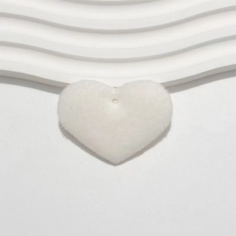 50 Stück 3,8x4,5cm Doppelseitige Filz-Herzen mit Loch für DIY-Bastelarbeiten - Schals, Handschuhe, Socken, Dekorationszubehör – Detail 9