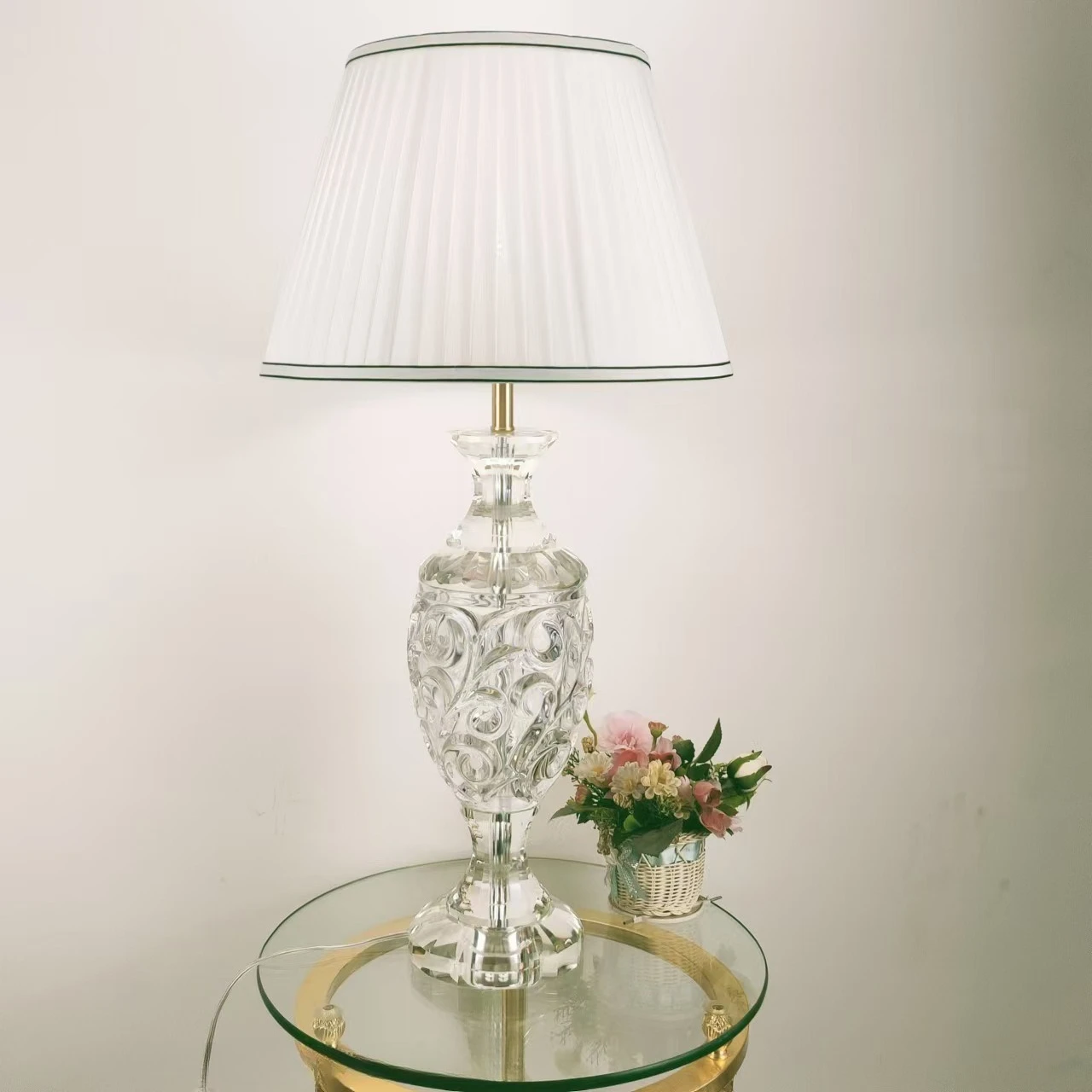 

Light luxury crystal table lamp, luxury villa living room bedroom bedside lamp
