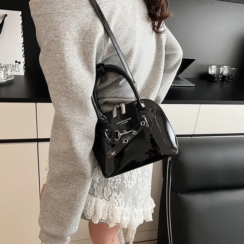 

Elegant Evening Clutch With Removable Chain For Women Convertible Underarm Bag For Galas And Sophisticated Night Events