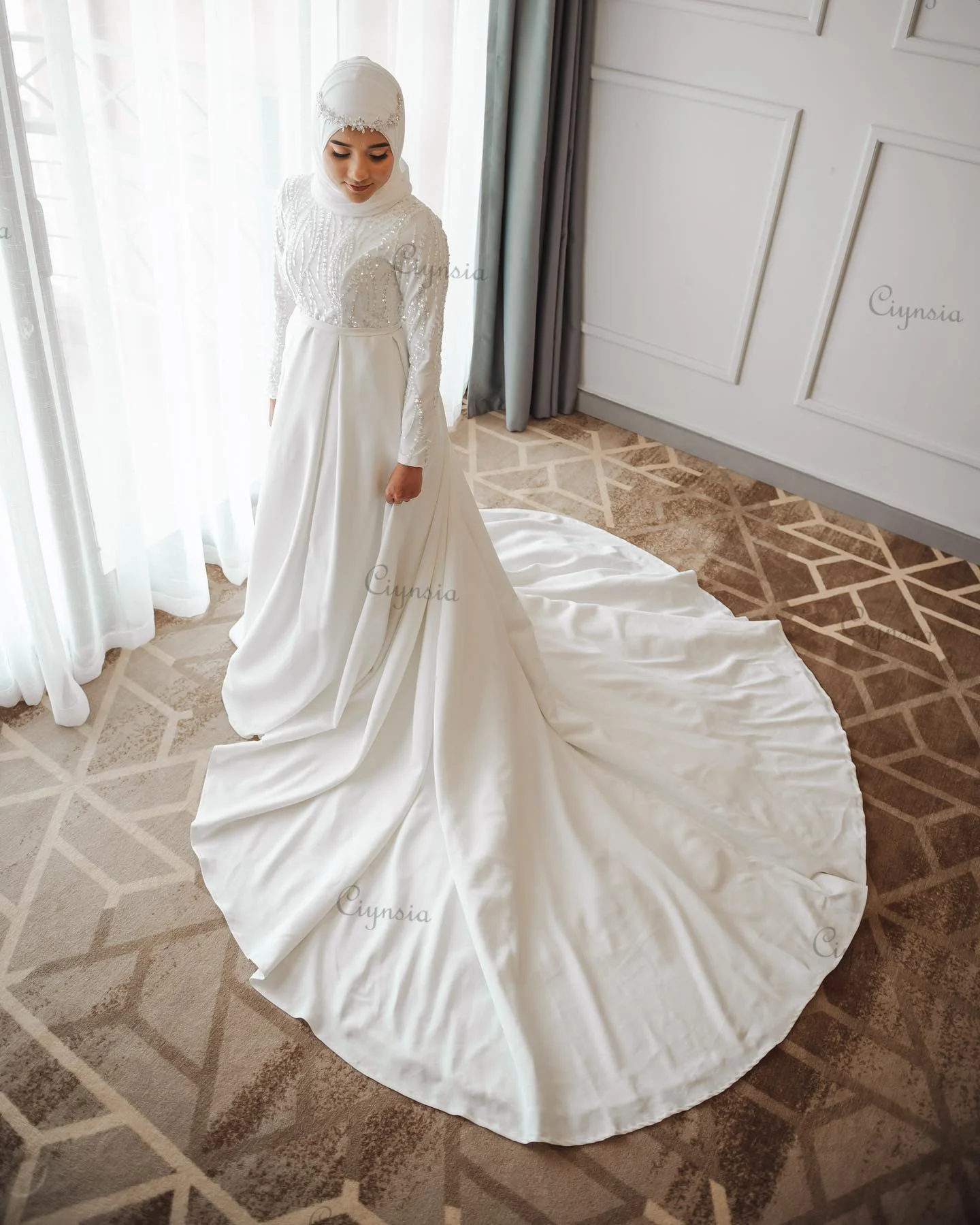 Ciynsia einfache Dubai muslimische Brautkleider für Braut Hijab Robe de Mariée Luxus Perlen Spitze A-Linie Langarm Brautkleid 2024