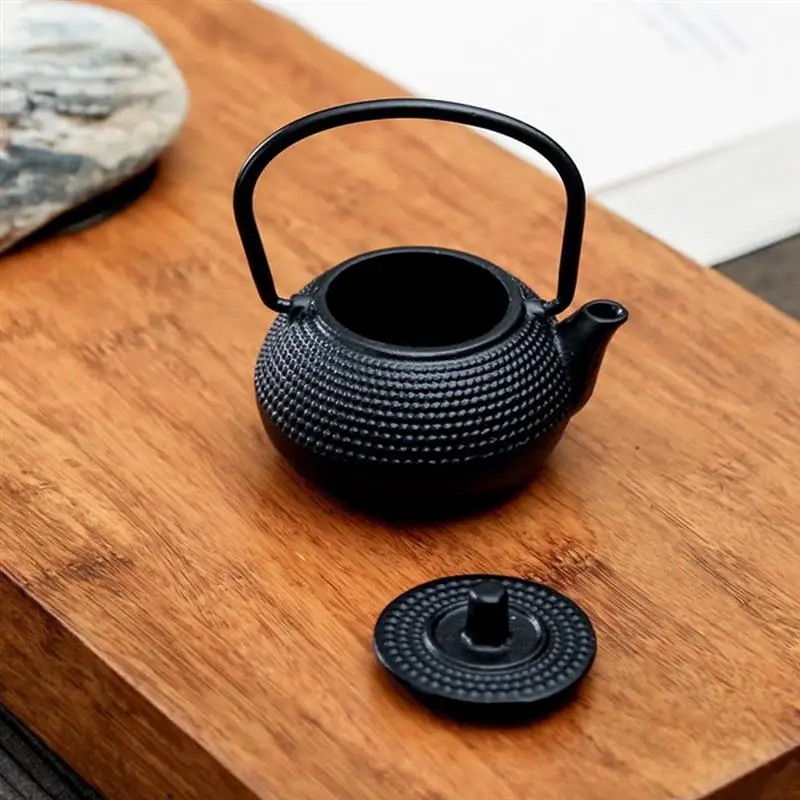 Mini Iron Pot Cast Iron Teapot Tea Set Decorative Tea Pet Adornment Small Tea Kettle Cast Iron Teapot Tabletop Ornament