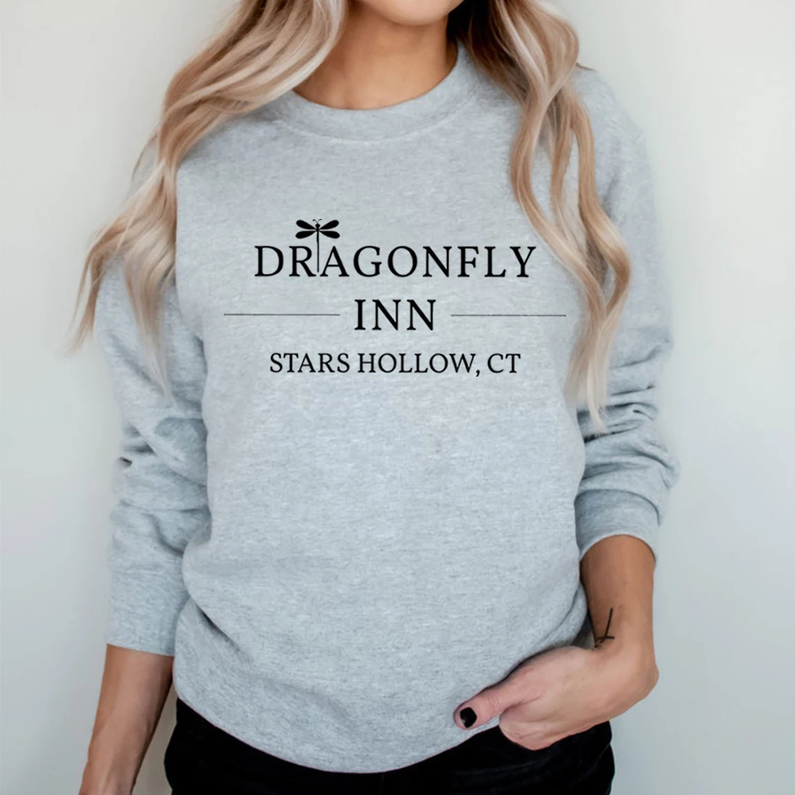 

Gilmore Girls Dragonfly Inn Unisex Heavy Blend Sweatshirt TV Show Gilmore Girl Stars Hollow Crewneck Sweatshirts Harajuku Hoodie