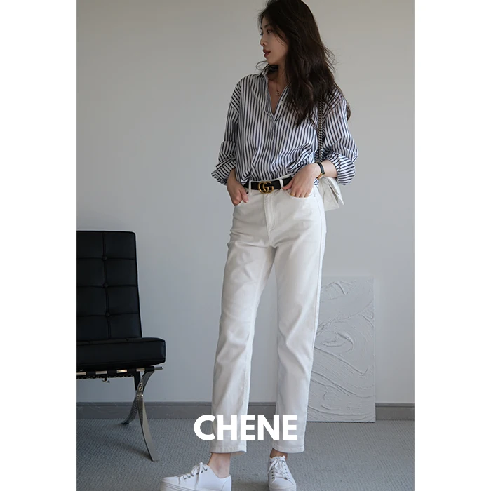 

Новые женские джинсы прямого кроя, универсальные, для повседневной носки, со средней посадкой, стройнящие, длинные, из белого денима, дизайн-хит.