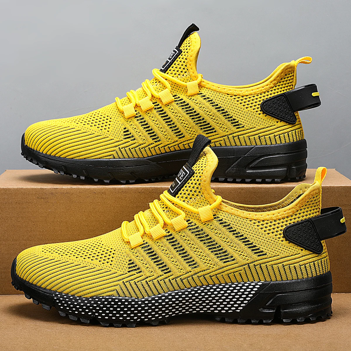 

New Men Running Shoes Casual Walking Sneakers Lace-up Fashion Comfortable Jogging Breathable Leisure Blade Loafers Brand Outdoor