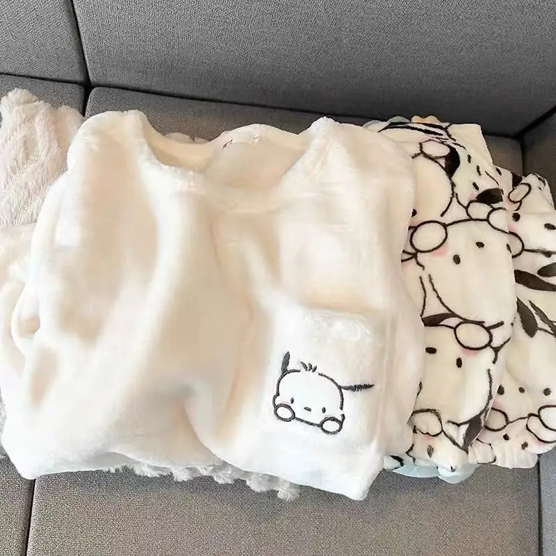 Nuovo Sanrios Cartoon giapponese Hello Kittys Stuff Pigiama femminile Flanella invernale Kuromi Plus Addensare Velluto Dolce Tenere al caldo Pigiama