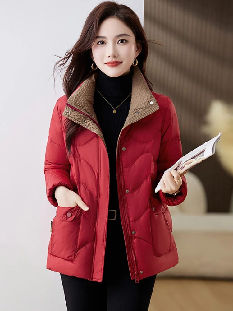 Lightweight Down Jacket For Women's Short 2023 New Winter Fashion Small White Duck Down High End Design Jacket Trend