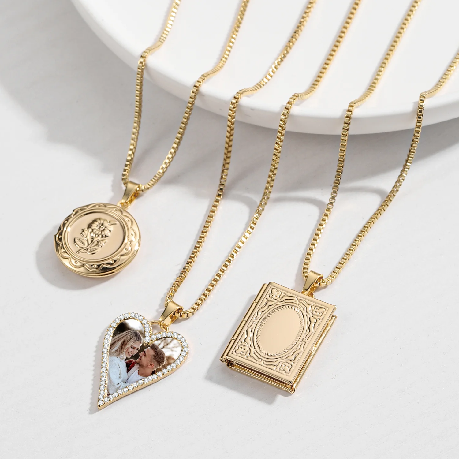 

Custom Photo Necklace For Women Stainless Steel Minimalist Dainty Party Unique Gold Metal Pendant Memorial Photo Storage Gift