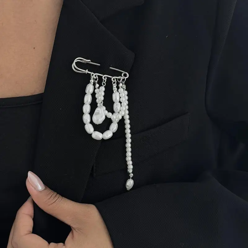 ●Trendy Imitation Pearl Tassel Chain Brooches Vintage Design Suit Pin Waist-shaping Fixed Pin Party Jewelry Accessories Gift