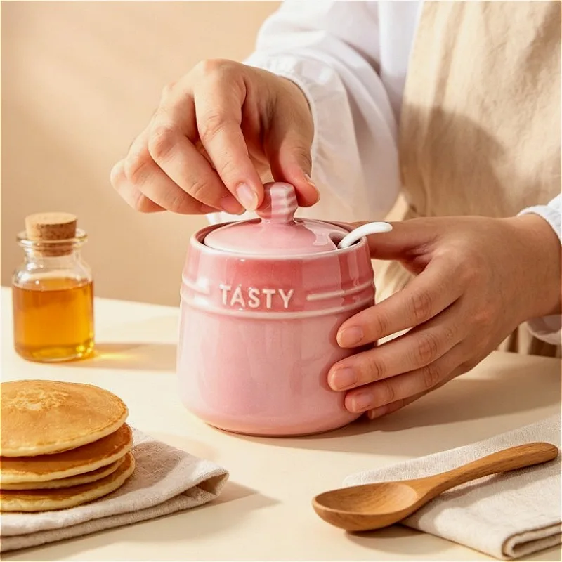 Ceramic gradient seasoning box, household salt jar, sugar jar, seasoning jar