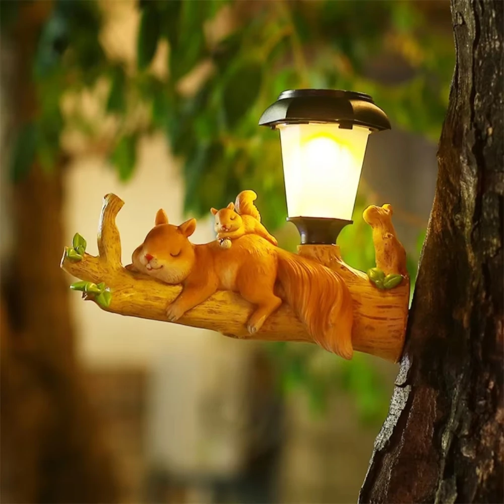 Solar light squirrel sloth ornament hanging outdoor garden lawn resin decoration creative decoration landscape ornament