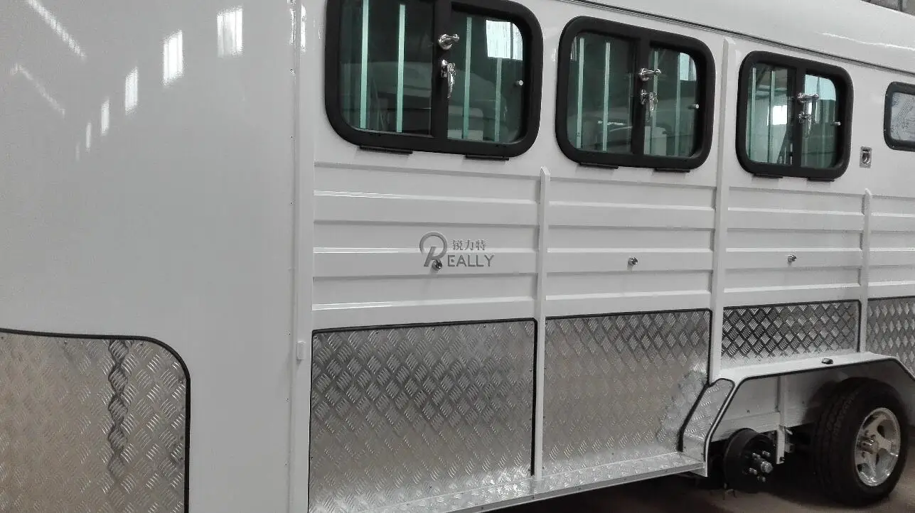 Многофункциональный прицеп для лошадей, новый дизайн, уличная фургон, задняя дверь