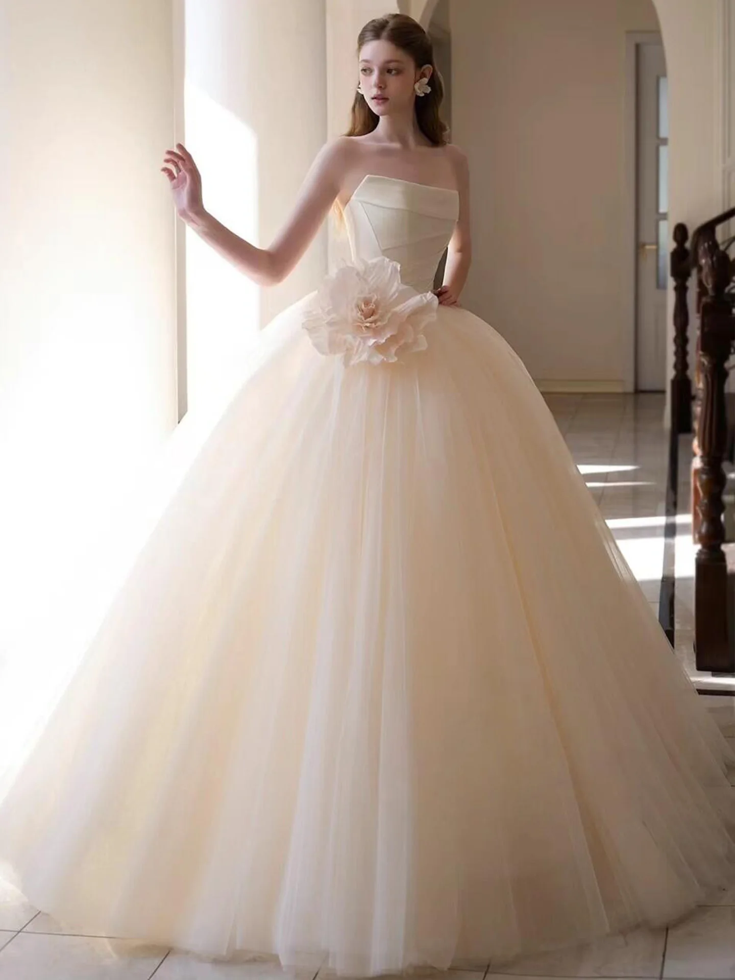 

Свадебное платье Princ Sle 2025: Новинка, пышная юбка, завышенная талия, цветочные аппликации, простота и изысканность