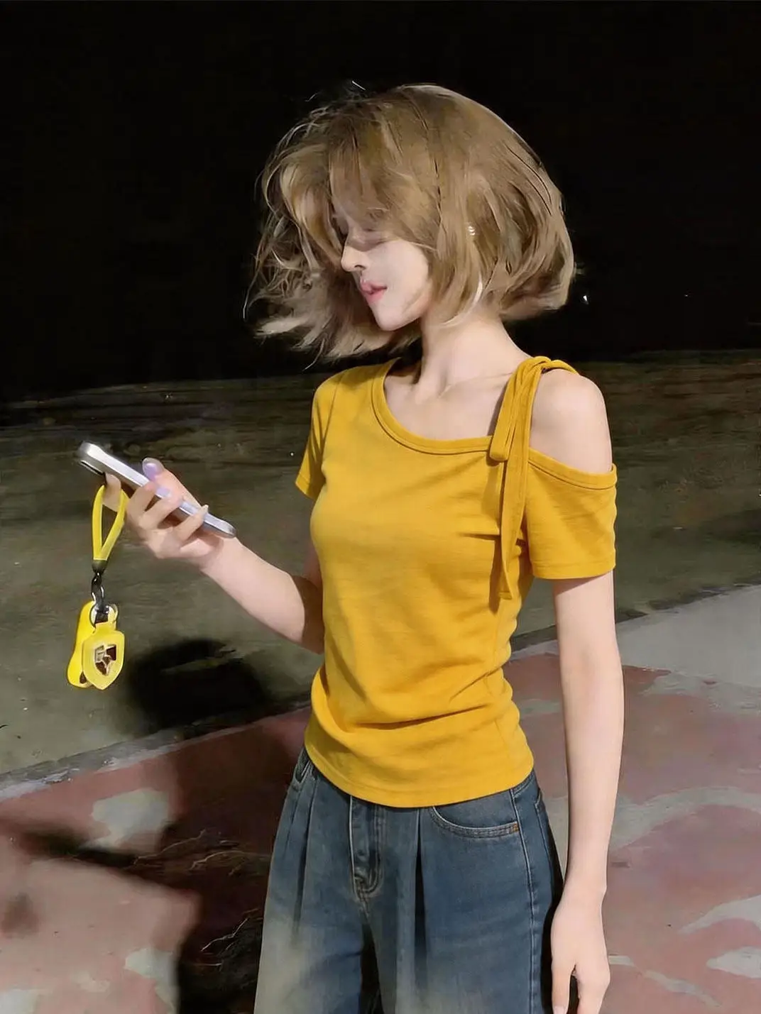Stylish Yellow Off-Shoulder T-Shirt with Belt Summer Beautiful Slimming Women's Top Breathable Casual Fashion round Neck Shor...