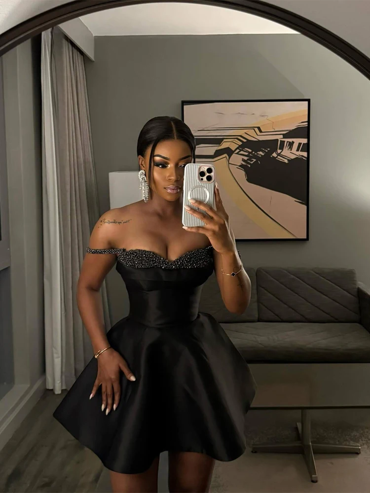 

Элегантное черное атласное платье-комбинация без рукавов с пайетками, вырезом «сердечко» и приталенным силуэтом, новинка 2026 года, для вечеринок и ужинов