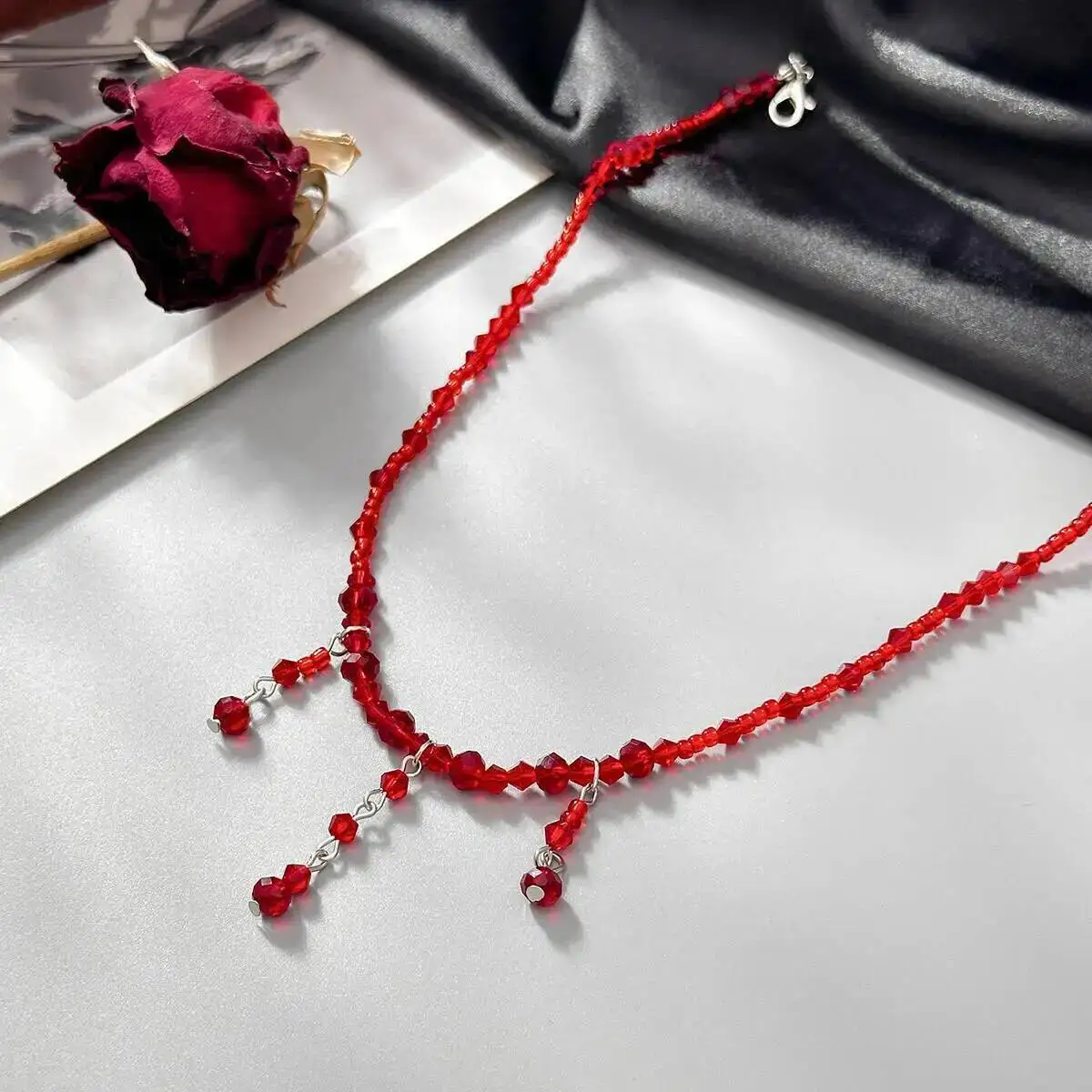 SHIXIN Gothic Red Crystal Blood Drop Quaste Choker Halskette für Frauen Elegante Imitation Perle Kette Halloween Hals Schmuck Geschenk – Detail 10