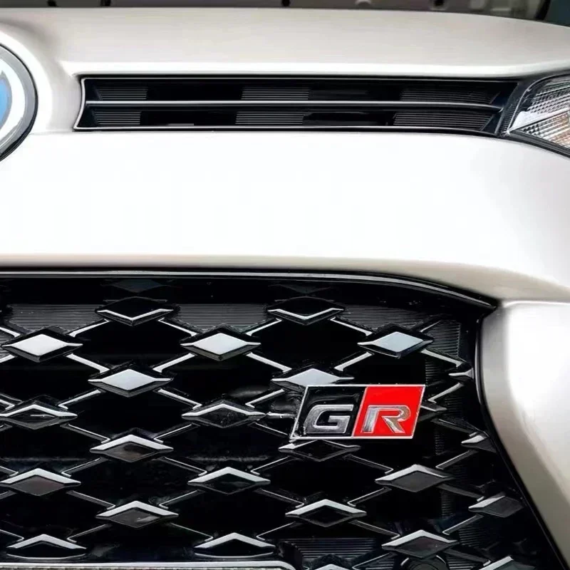 Emblema de Parrilla Delantera para Toyota GR Sport Yaris 86 Hilux Supra C-HR Rav4 Corolla Prado Aqua Camry Avensis Auris
