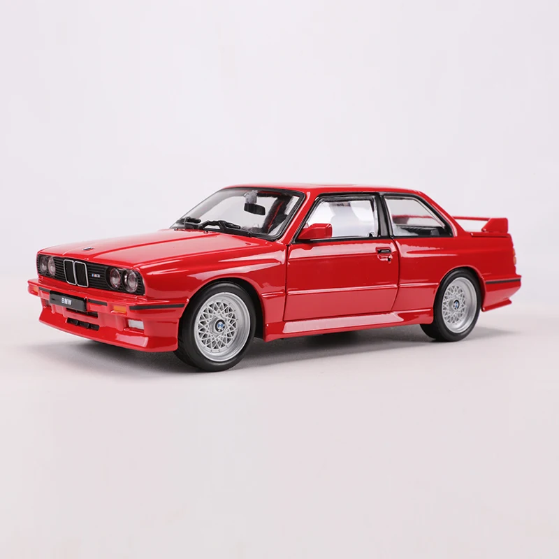 Bburago 1:24 1988 BMW 3 Series M3 Alloy Model Car