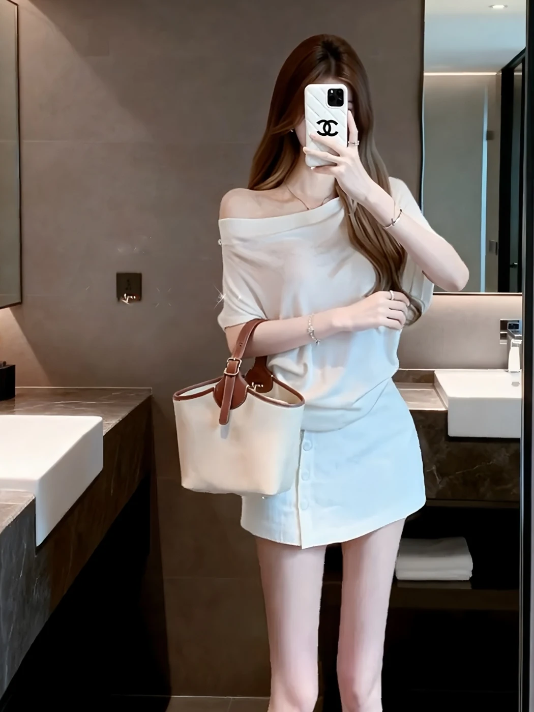 

Korean Stylish White Asymmetrical Shoulder Short Sleeve T-Shirt Women's High Waist Slimming Versatile Skirt Two-Piece Set