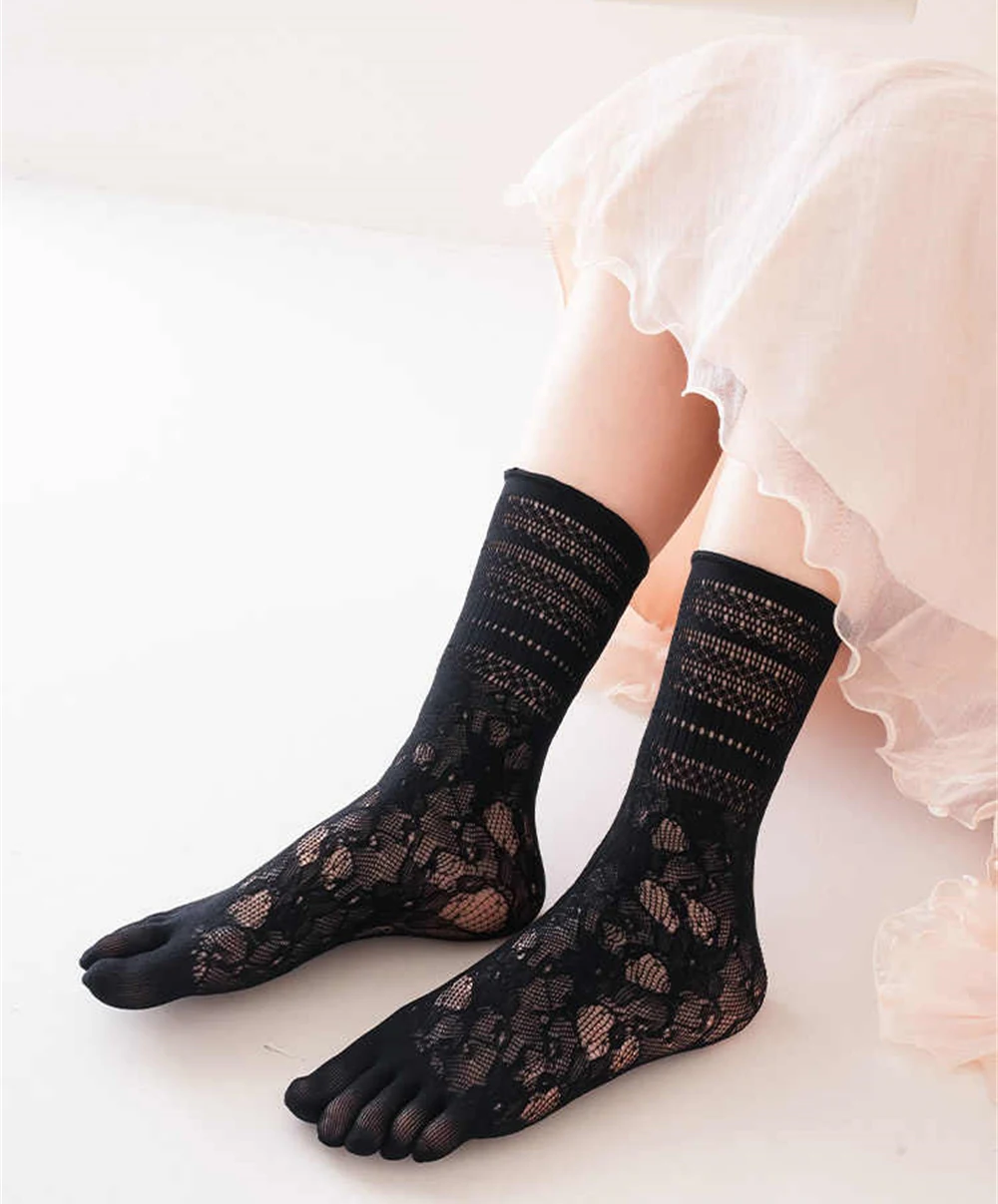 3 pairs Summer Lace Thin Breathable Five-finger Mid-tube Socks Women Split-toe Hollow Skin-friendly Pile Socks Dress Accessories