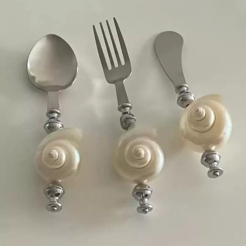 

Conch-Inspired Western Cutlery Set Creative Shell Fork Spoon for Dessert INS Blogger Flatware for Elegant Dining