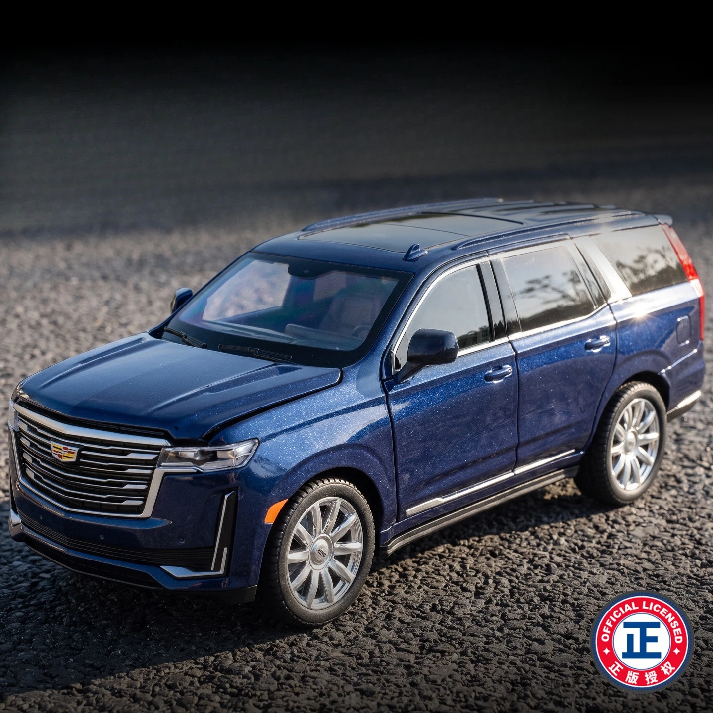 1:24 Escalade Diecast Alloy Model Car Sound And Light Collection Display Ornament Toy Gift