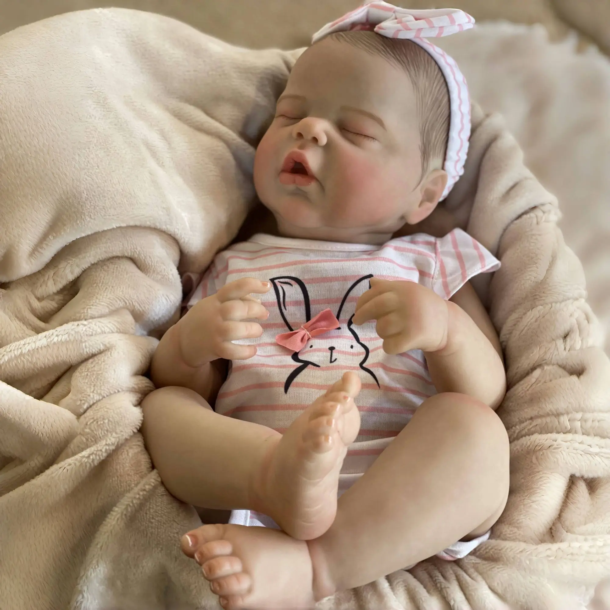 Open‑Eyes 18 Inch Vinyl Reborn Collectible Doll, Lifelike Simulation Art Figure for Display & Private Collection