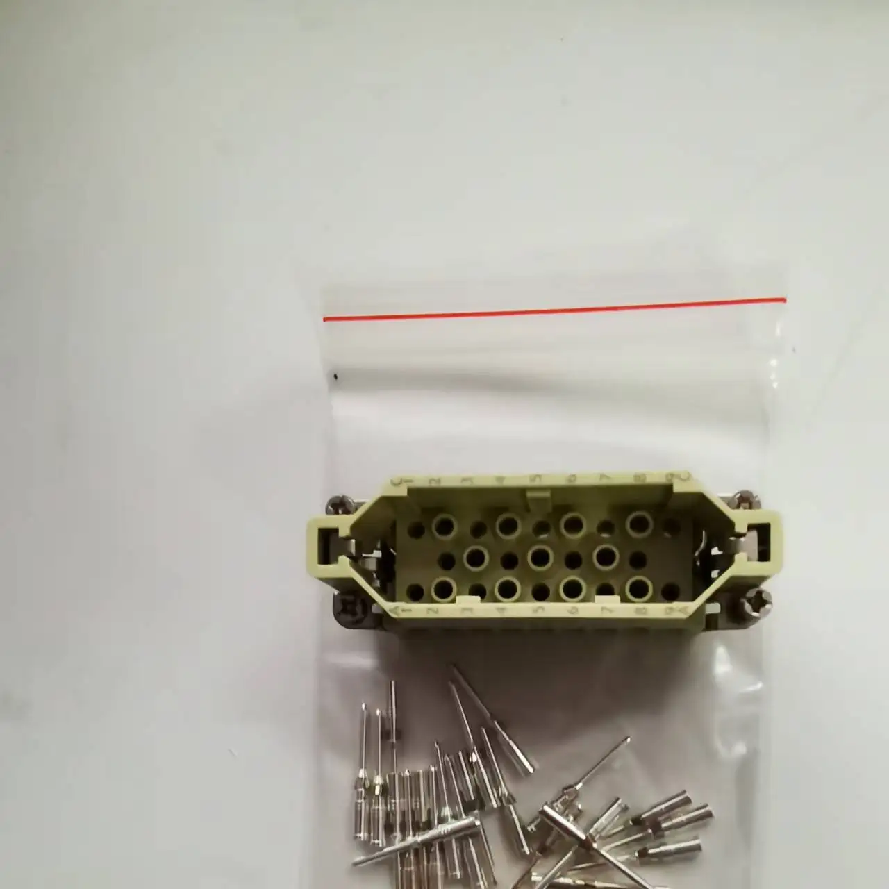 Cold-pressed 25-pin HDC-HD-025M/F connector plug-in And the base shell