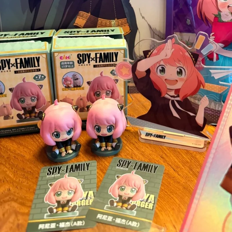 

Spy×Family слепая коробка мультяшная аниме-фигурка-мини Anya Forger Bond сидящая настольная кукла для украшений и коллекционных предметов