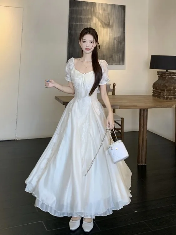 

Новое летнее женское платье больших размеров с ретро-цветочной вышивкой, рукавами-фонариками, приталенное, скрывающее недостатки фигуры, длинное