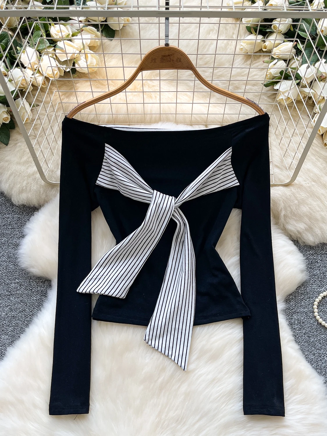 

Chic Long Sve T-irt Women's Knot Belt Slim Fit Spicy Girl oulder Bared V-ne Korean Sle Commute Faion