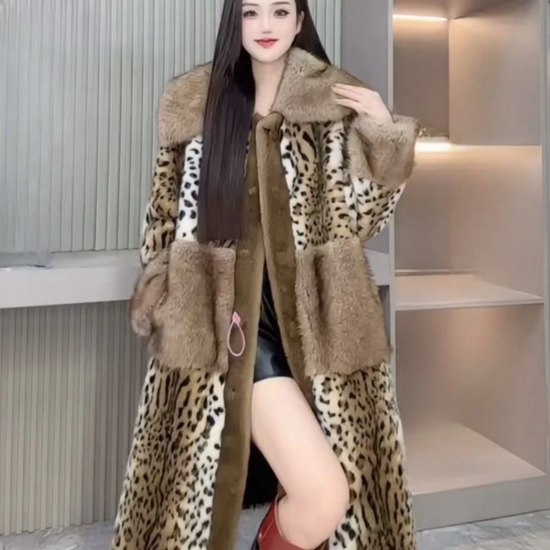 

The New Winter Fur and Fur Fashion Coat with Collar and Leopard Print for Autumn and Winter Exudes High-end and Elegant Fur Coat