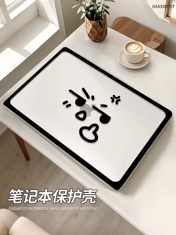 캐릭터 케이스 실제 착용 샷 2