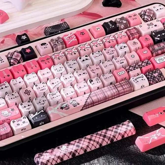 MAIMOOO Black Pink Cat Keycap Mao/Cherry Pbt Side Carving Cute Keycap 130Keys 7U Split Space Layout Black Pink Checkered Keycaps