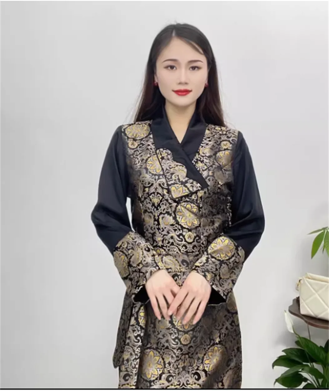 

New women's Tibetan clothing, ethnic Tibetan clothing, Chinese Tibetan clothing