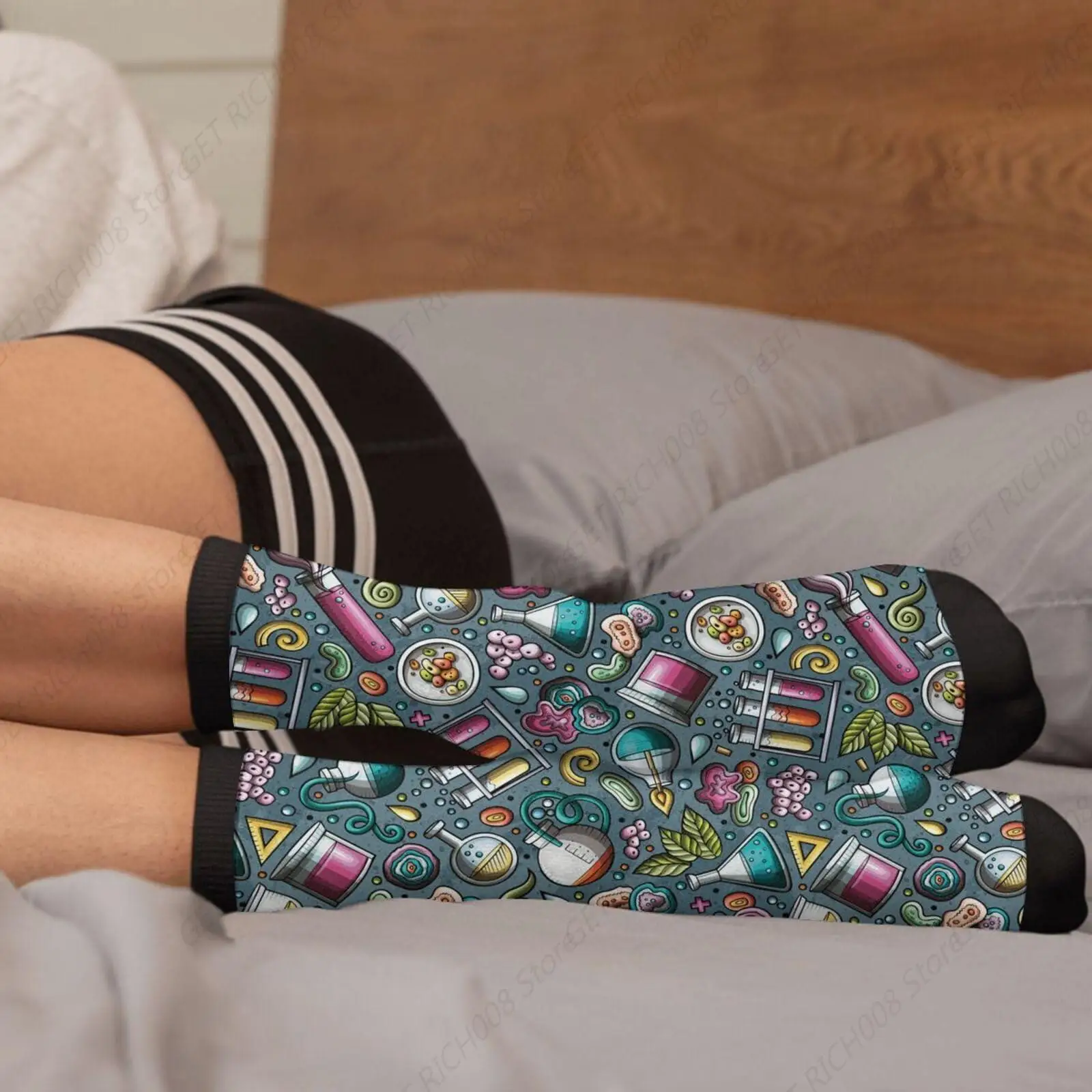 Cartoon Cute Science Scientific Chemical Chemistry Fun Crew Socks Fashion Comfortable Men And Women Crazy Dress Socks