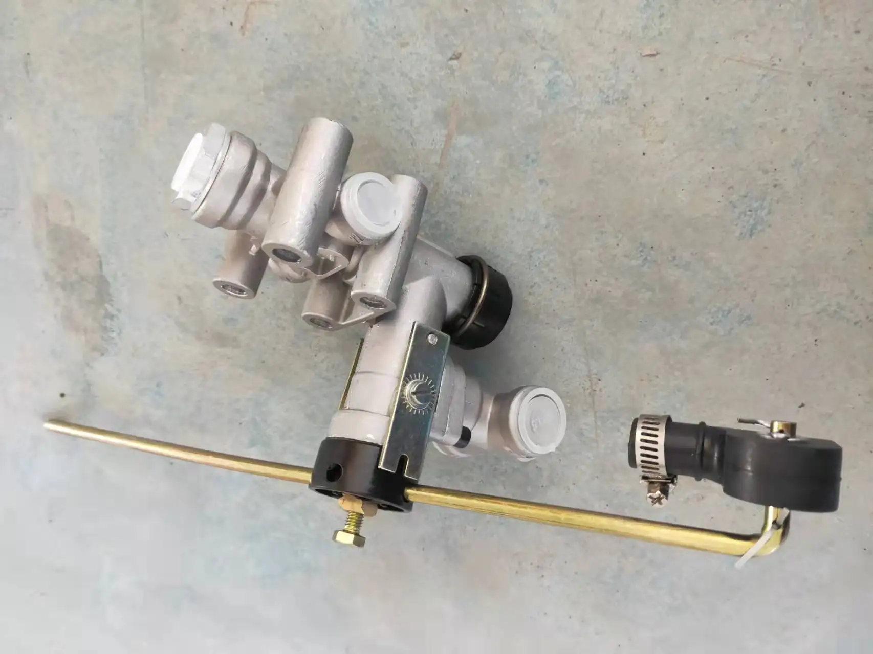 Abaissement de suspension pneumatique VIT, soupape de commande recommandée, 4640061000